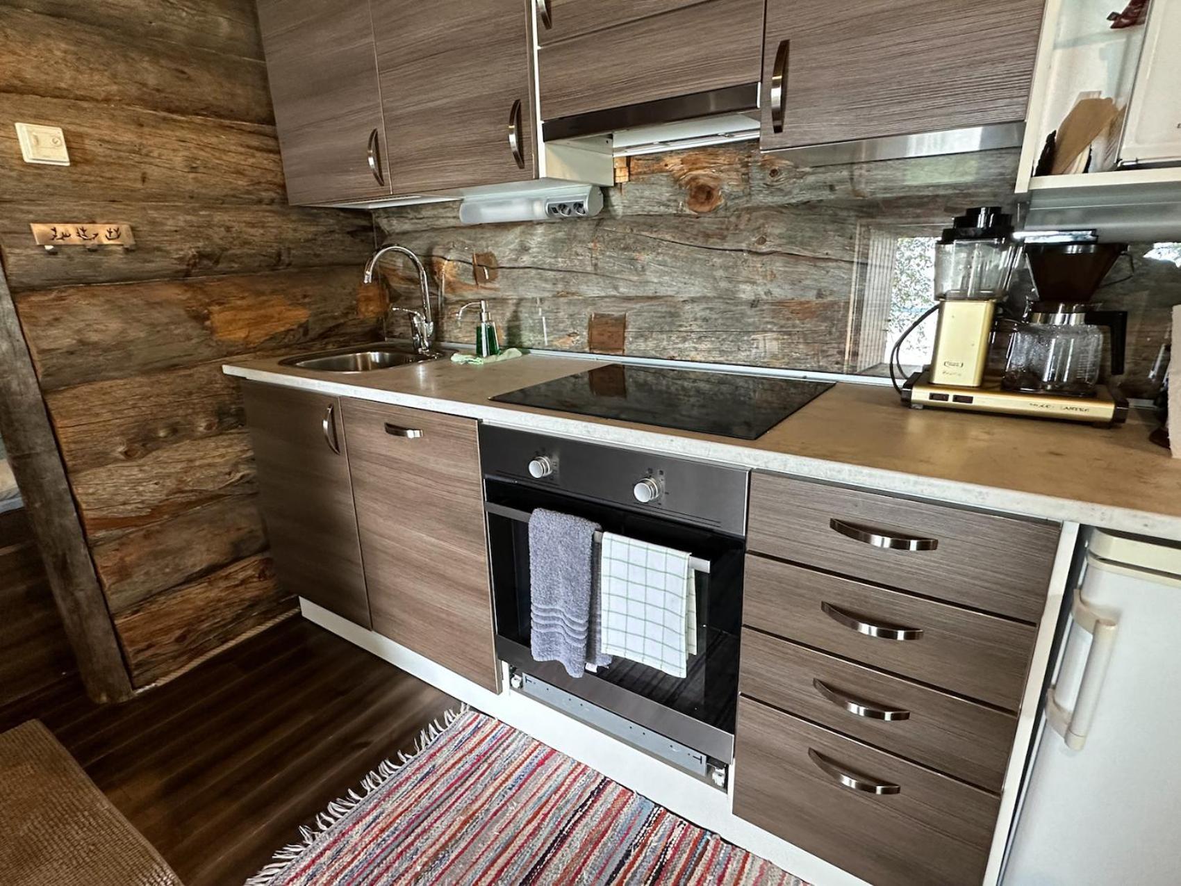 Hotel Napapiirin Jaervilomat Luukonniemi Esterno foto